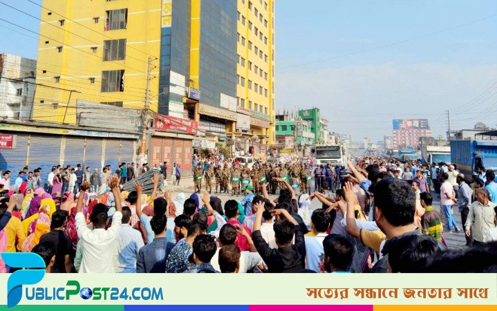 টঙ্গীতে মহাসড়ক অবরোধ করে শ্রমিকদের বিক্ষোভ
