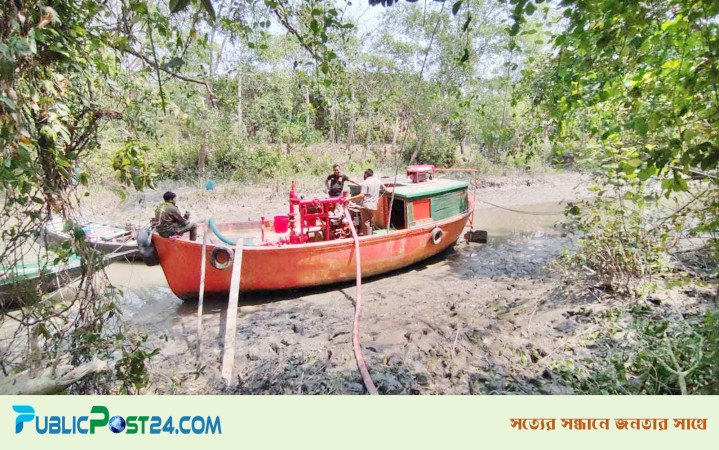 সুন্দরবনের আগুন নিয়ন্ত্রণে জোয়ারই ভরসা